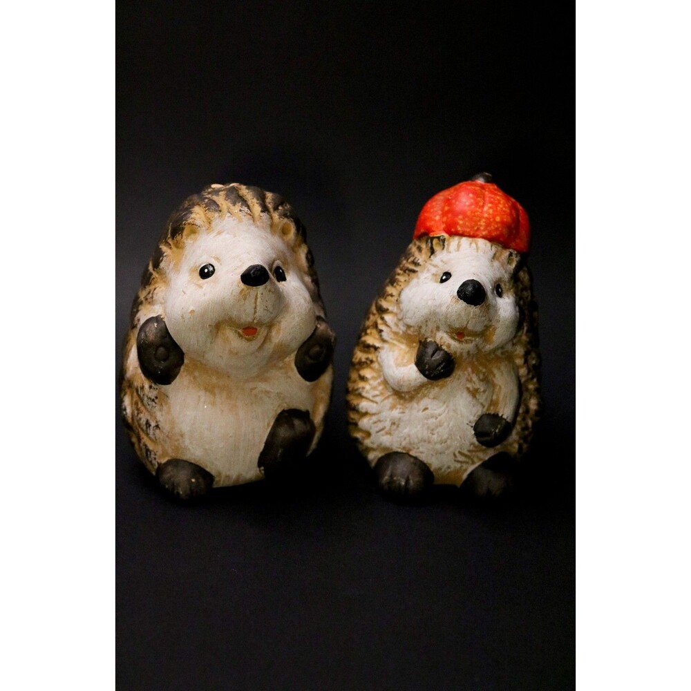 Hedgehog figurine pair